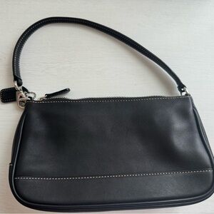 Coach Hamptons Demi Leather Shoulder bag Baguette style